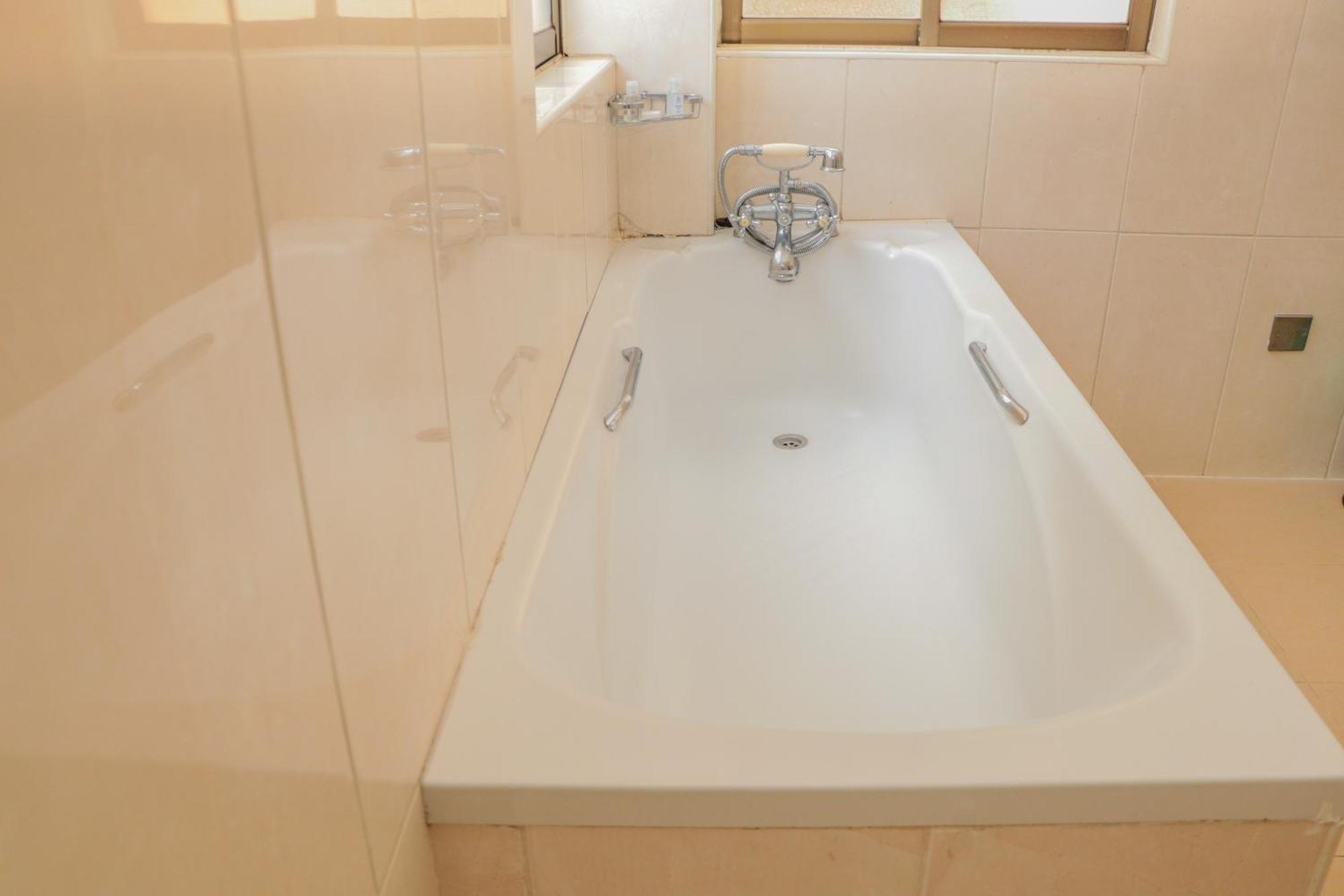 Gemsuites Serviced Apartments State House Найроби Экстерьер фото