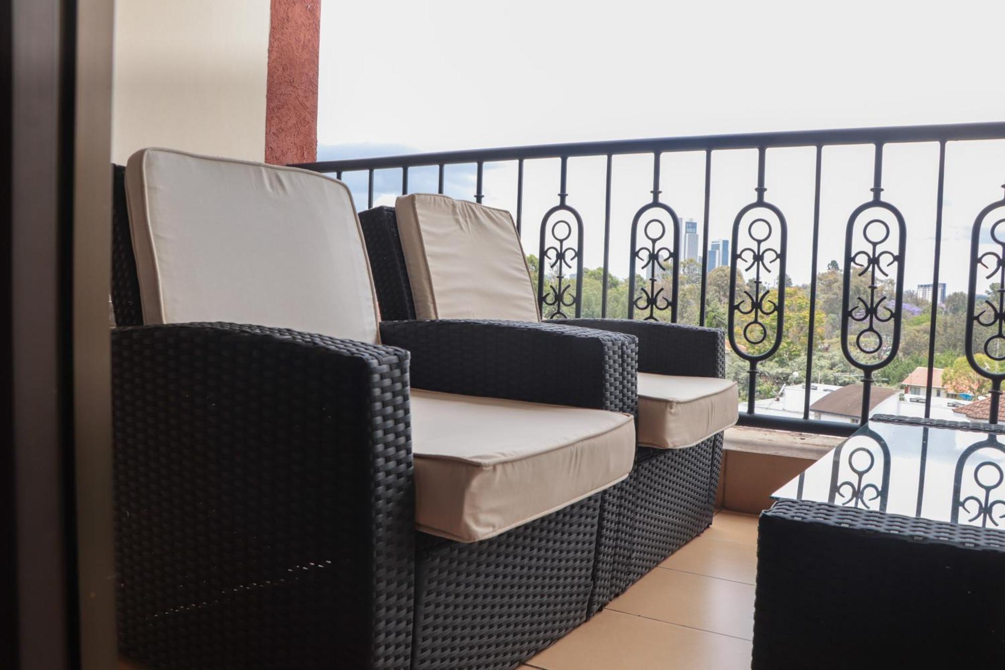 Gemsuites Serviced Apartments State House Найроби Экстерьер фото