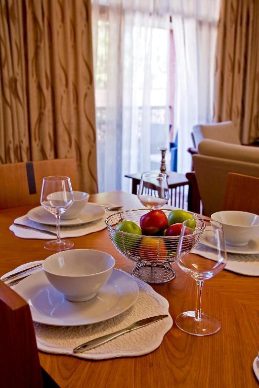 Gemsuites Serviced Apartments State House Найроби Номер фото