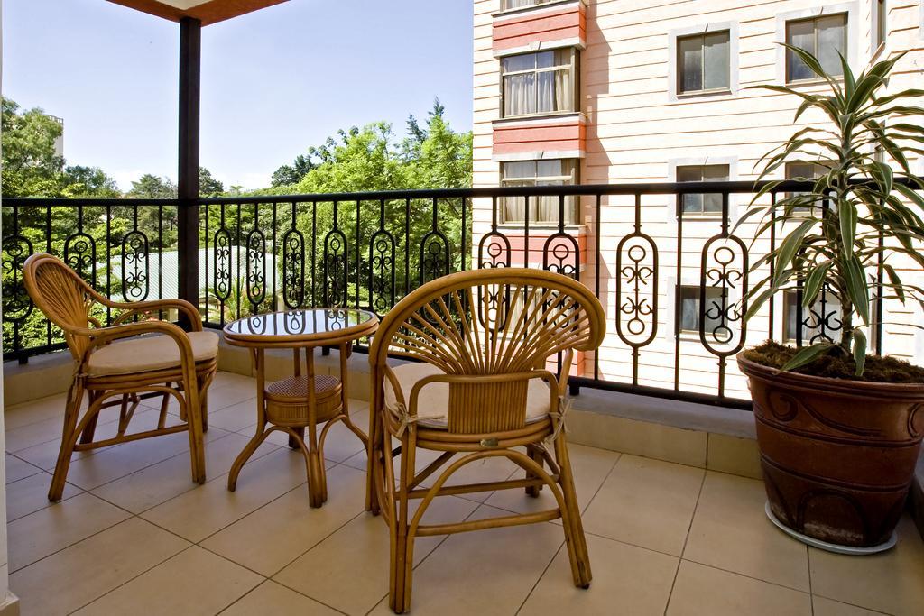 Gemsuites Serviced Apartments State House Найроби Экстерьер фото